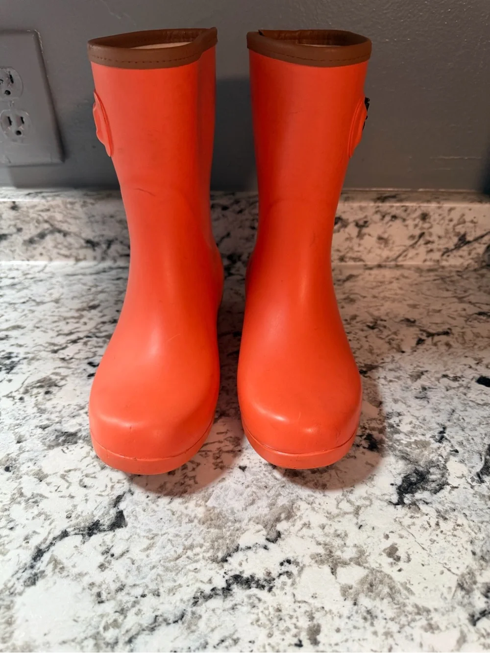 Chooka City Solid Mid-Height rain boots size 7